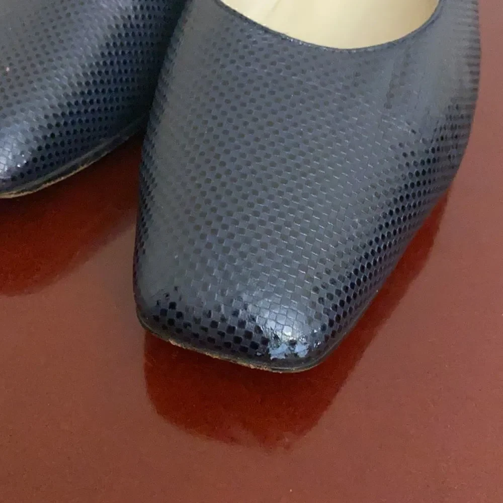 👠STUART WEITZNAN BUNDLE 8.5B Navy and Brown 1 inch shoes 👠